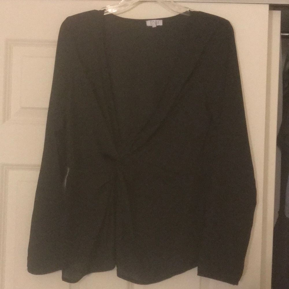 Cross knot top